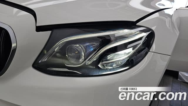 Mercedes-Benz E-Class 2018 — Şəkil 35/35
