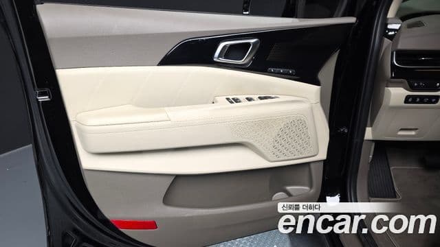 Kia Carnival 2025 — Photo 9/35