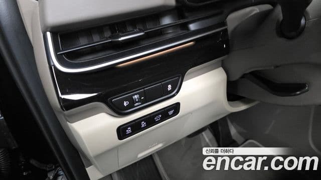 Kia Carnival 2025 — Photo 32/35