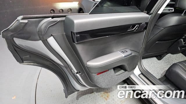 Hyundai Grandeur Hybrid 2022 — Photo 15/32