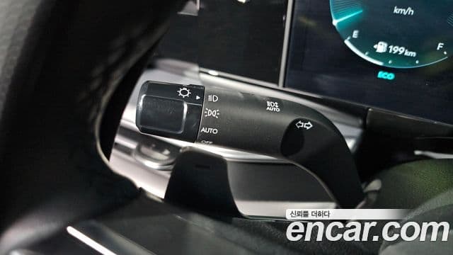 Hyundai Grandeur Hybrid 2022 — Photo 12/32