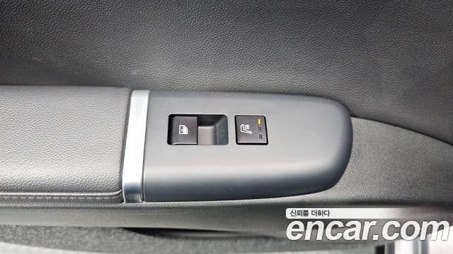 Hyundai Grandeur Hybrid 2022 — Photo 7/32