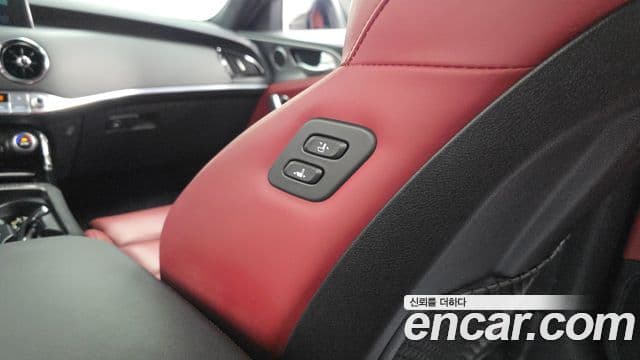 Kia Stinger 2019 — Фото 18/20