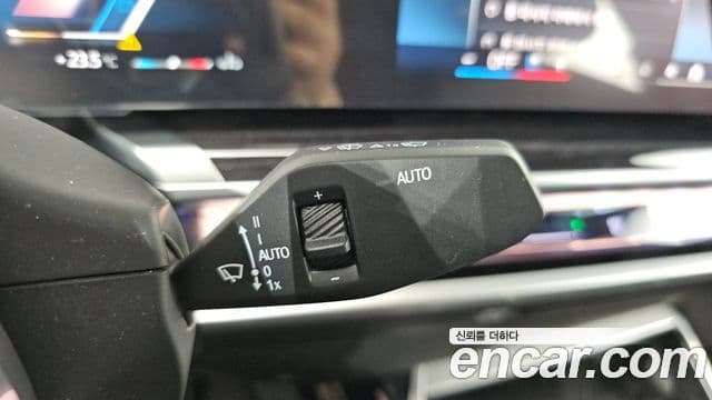 BMW 7 Series 2025 — Photo 28/35