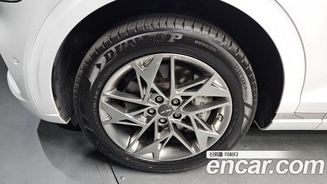 Genesis GV70 2022 — ფოტო 16/20