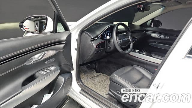 Genesis GV70 2022 — ფოტო 15/20