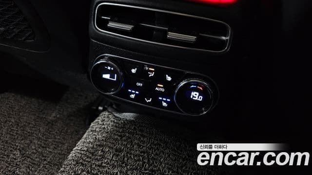 Genesis GV70 2022 — ფოტო 8/20
