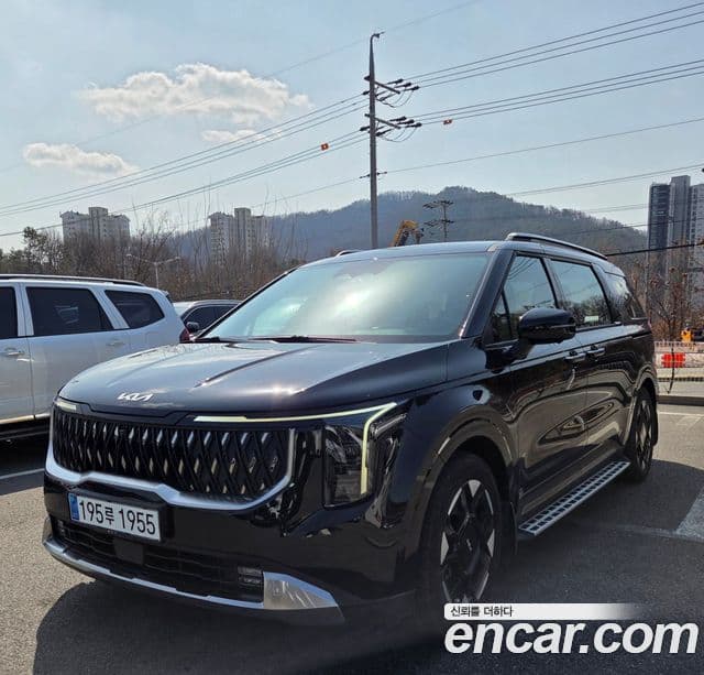 Kia Carnival 2023 — Фото 10/17