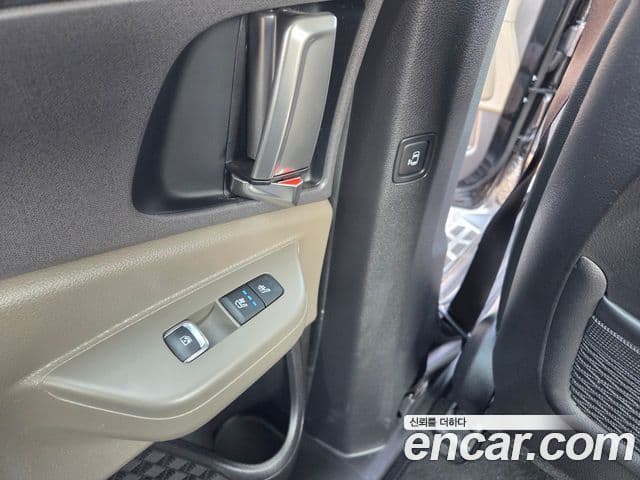 Kia Carnival 2023 — Фото 16/17