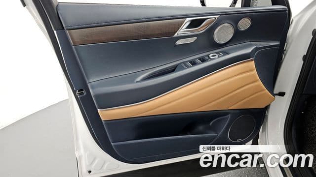 Genesis GV80 2023 — ფოტო 17/32