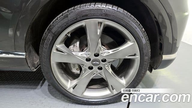 Genesis GV80 2023 — ფოტო 32/41