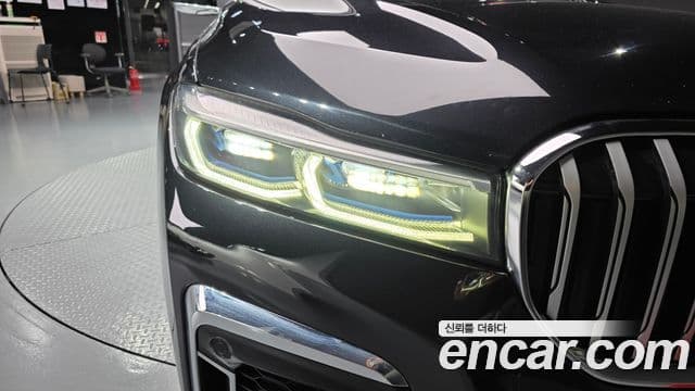 BMW 7 Series 2020 — Photo 33/33