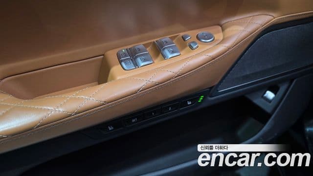 BMW 7 Series 2020 — Photo 25/33