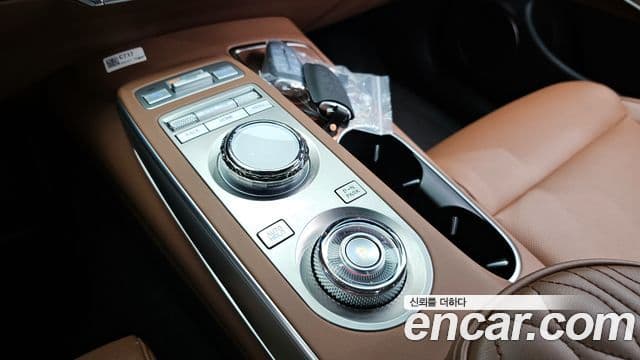 Genesis GV70 2023 — ფოტო 9/20