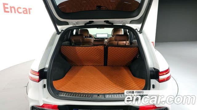 Genesis GV70 2023 — ფოტო 18/20