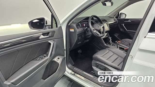 Volkswagen Tiguan 2022 — Şəkil 9/20