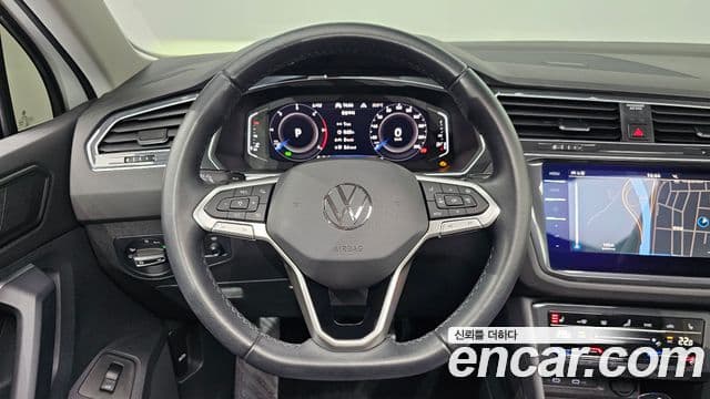 Volkswagen Tiguan 2022 — Şəkil 15/20