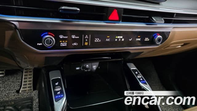 Kia Sorento 2023 — Şəkil 17/20