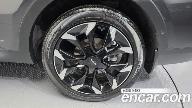 Kia Sorento 2023 — ფოტო 16/35