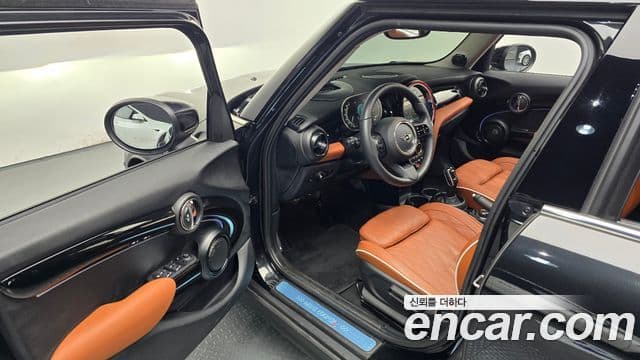 Mini Cooper S 2022 — ფოტო 11/20