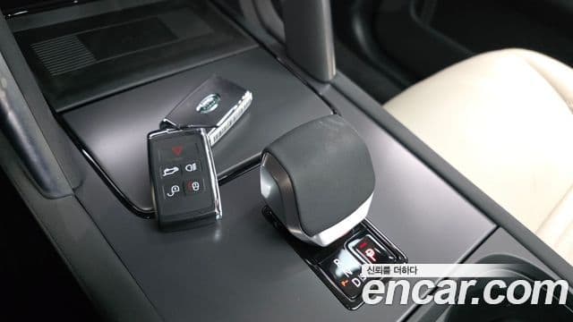 Land Rover Discovery Sport 2025 — ფოტო 7/20