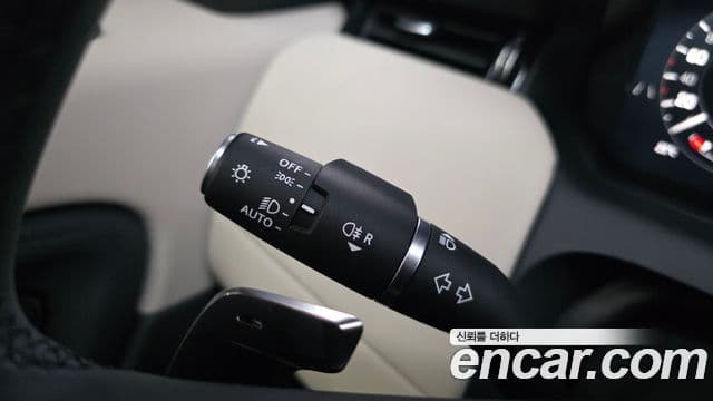 Land Rover Discovery Sport 2025 — Photo 14/32