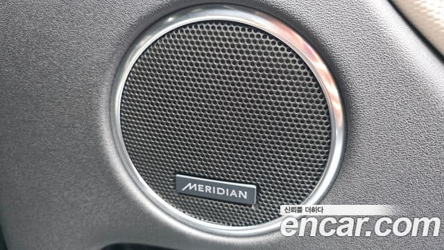 Land Rover Discovery Sport 2025 — Photo 7/34