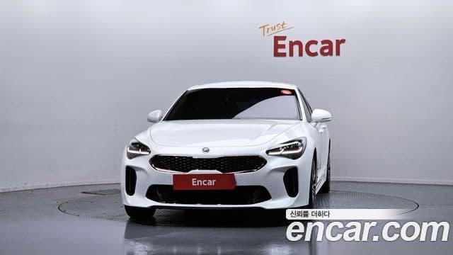 Kia Stinger 2018 — ფოტო 3/20