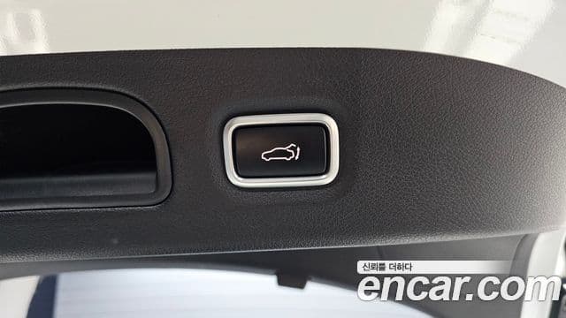 Kia Stinger 2018 — ფოტო 17/20