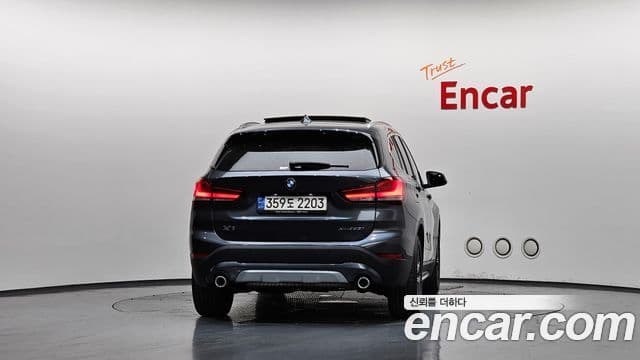 BMW X1 2022 — ფოტო 4/20