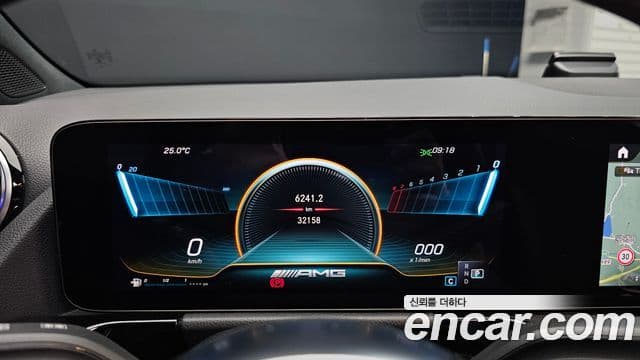 Mercedes-Benz GLA-Class 2022 — ფოტო 8/20