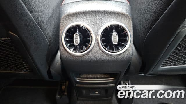 Mercedes-Benz GLA-Class 2022 — ფოტო 18/20