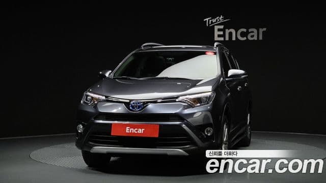 Toyota RAV4 2018 — ფოტო 3/20