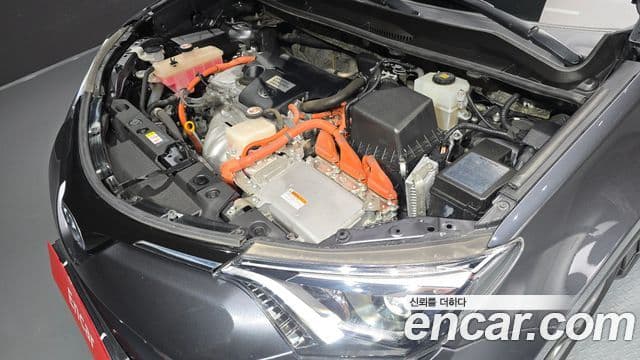 Toyota RAV4 2018 — ფოტო 6/20