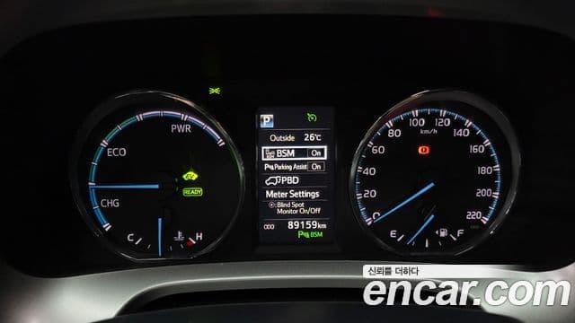Toyota RAV4 2018 — ფოტო 8/20