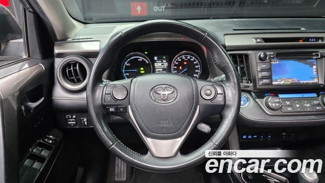 Toyota RAV4 2018 — ფოტო 13/20
