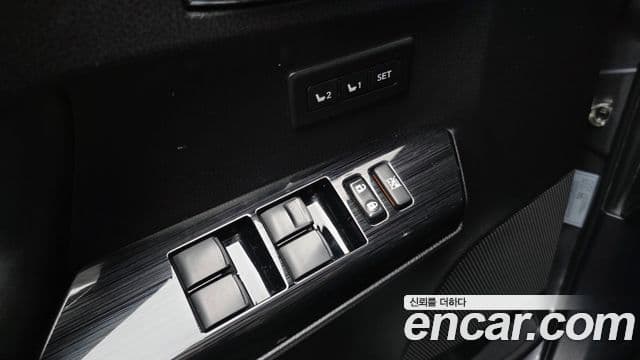 Toyota RAV4 2018 — ფოტო 18/20