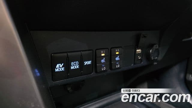 Toyota RAV4 2018 — ფოტო 20/20