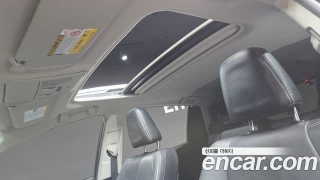 Toyota RAV4 2018 — Photo 21/31