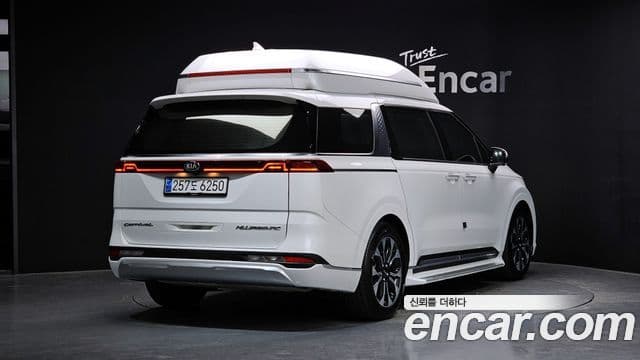 Kia Carnival 2021 — ფოტო 2/20