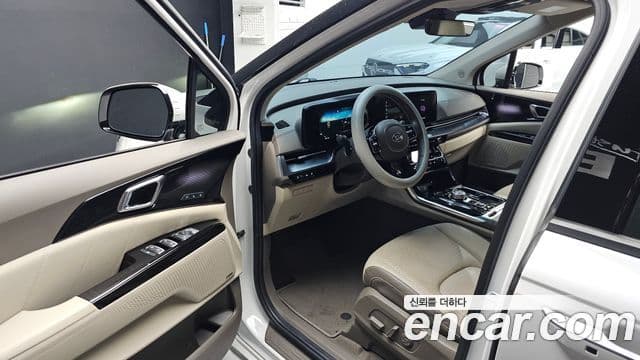 Kia Carnival 2021 — ფოტო 10/20
