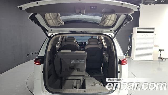 Kia Carnival 2021 — ფოტო 20/20