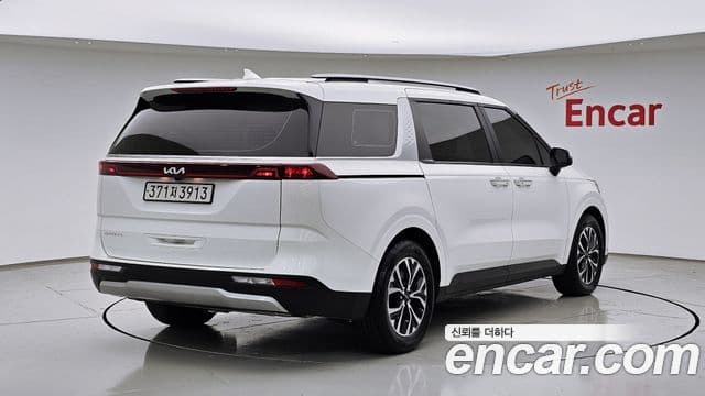 Kia Carnival 2023 — Фото 2/20