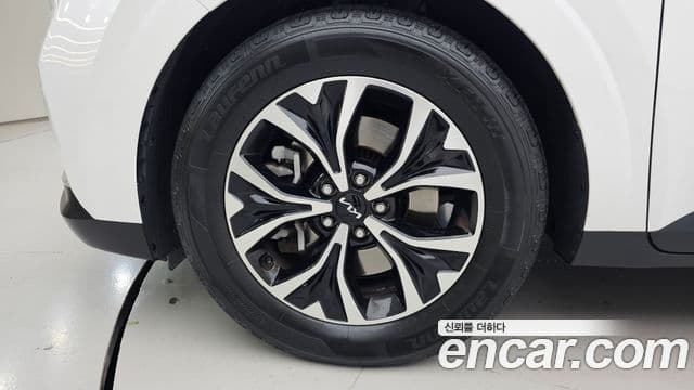 Kia Carnival 2023 — Фото 5/20