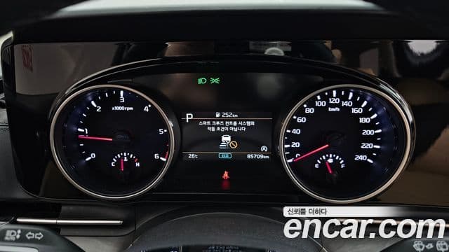 Kia Carnival 2023 — Фото 8/20