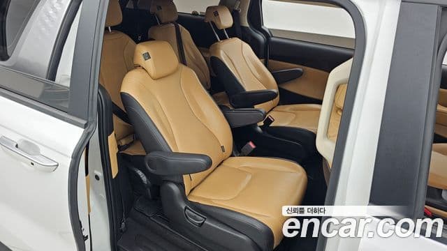 Kia Carnival 2023 — Фото 12/20