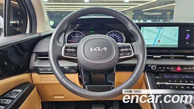 Kia Carnival 2023 — Фото 13/20
