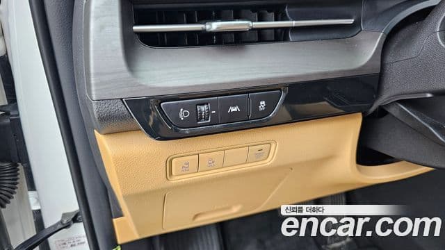 Kia Carnival 2023 — Фото 18/20