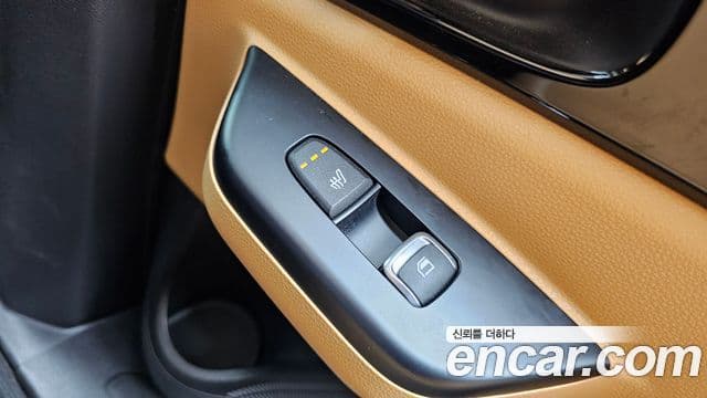 Kia Carnival 2023 — Фото 19/20
