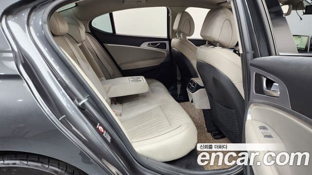 Genesis G70 2019 — ფოტო 11/20